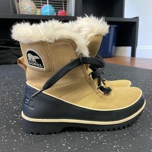 Sorel Neutral Suede Winter Boots - Women’s Size 8